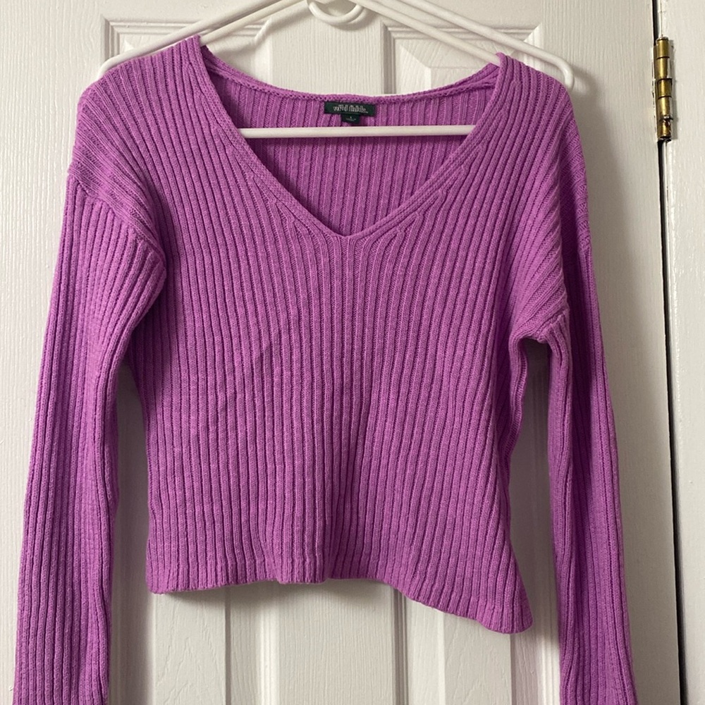 Cropped long sleeve lilac sweater